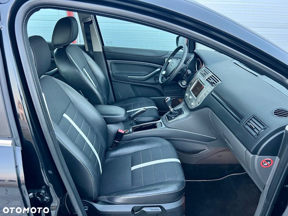 Ford Kuga 2.0 TDCi 4x4 Titanium - 6