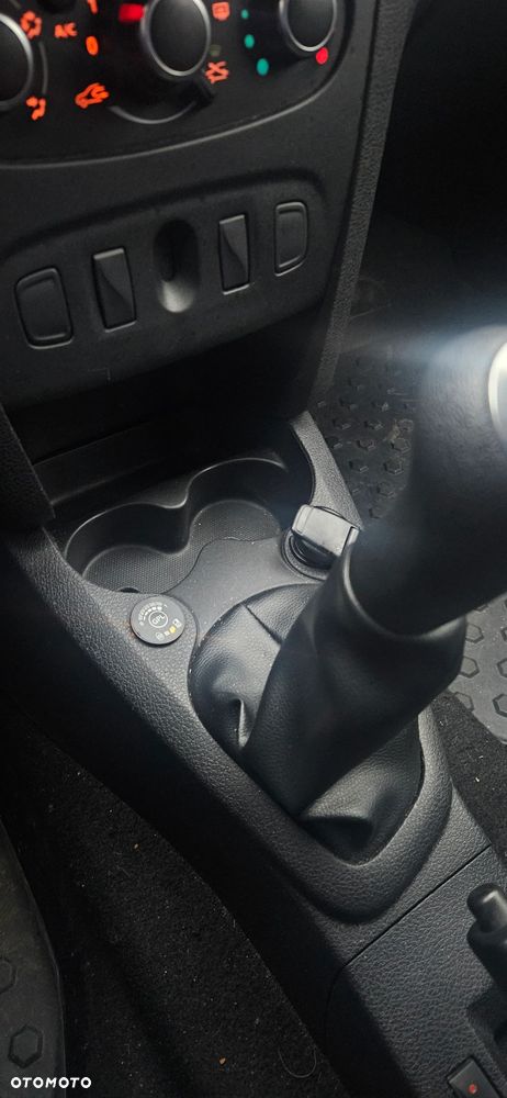 Dacia Logan - 12