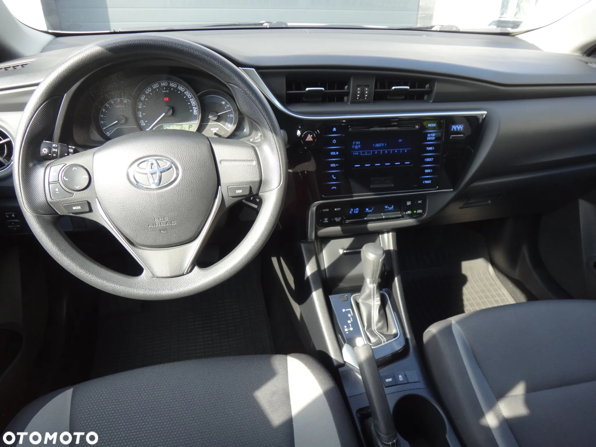 Toyota Auris - 10
