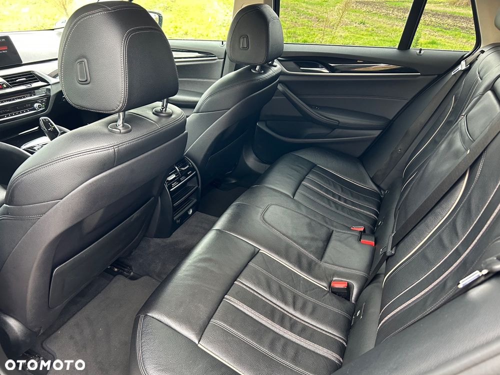 BMW Seria 5 520d Sport Line - 23