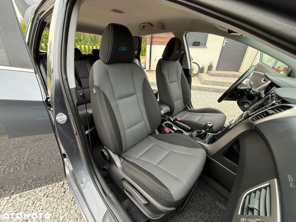 Hyundai i30 1.6 CRDi Premium - 24