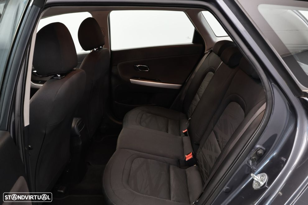Kia Ceed SW 1.6 CRDi Nav Line - 26