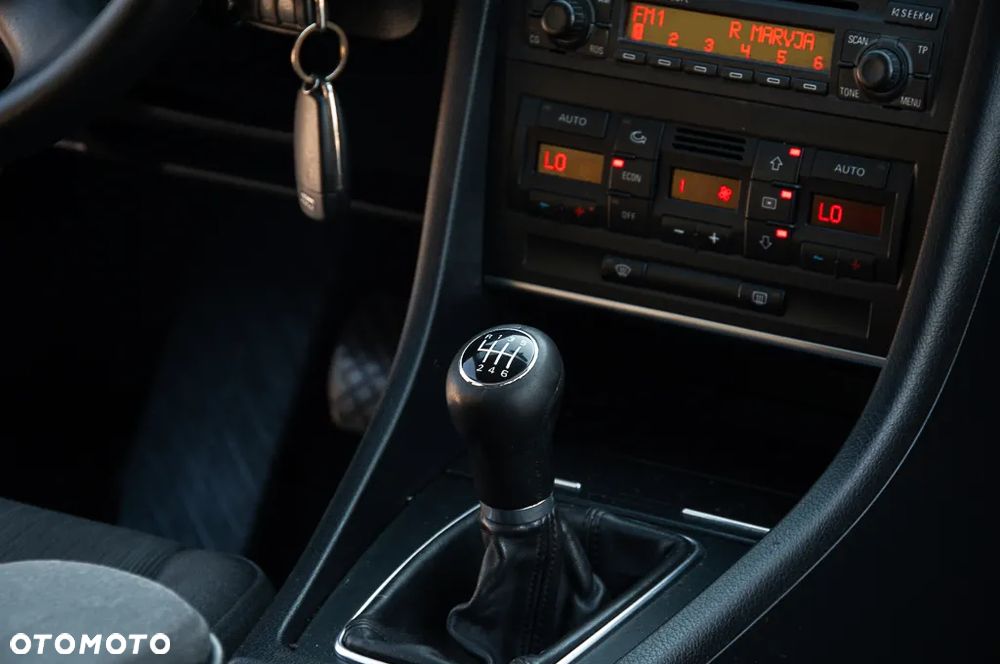 Audi A4 Avant 2.0 TDI - 31