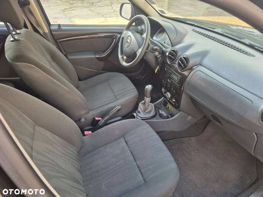 Dacia Duster 1.6 16V 4x4 Laureate - 12