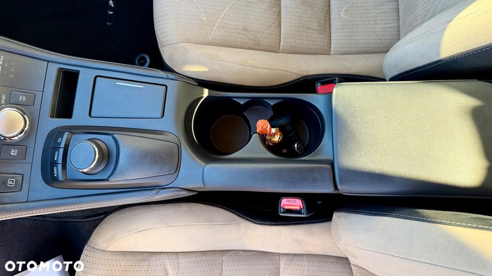 Lexus CT 200h Black - 11