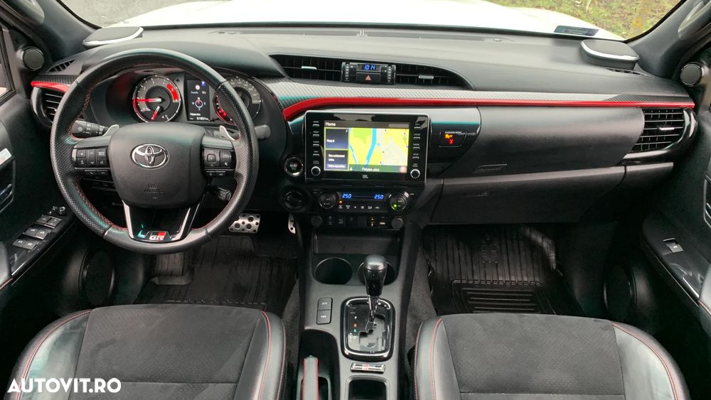 Toyota Hilux 2.8D 204CP 4x4 Double Cab AT GR Sport - 18