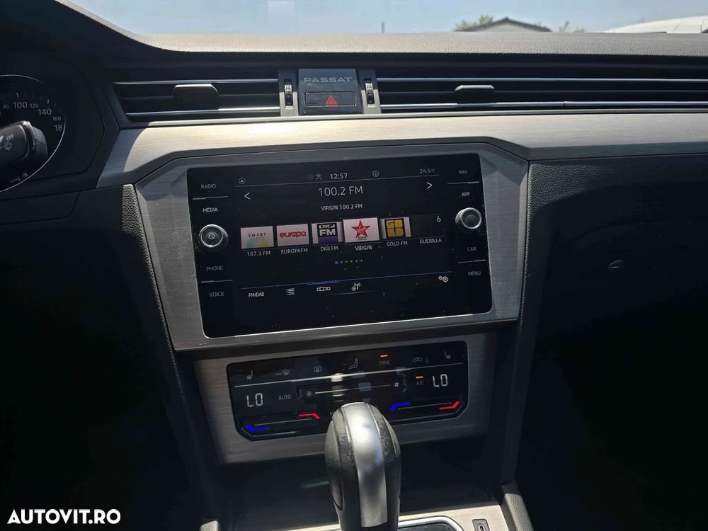 Volkswagen Passat - 13