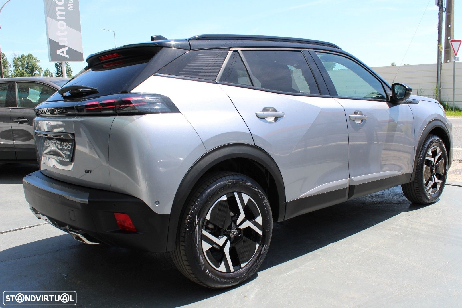 Peugeot 2008 1.2 PureTech GT EAT8 - 9