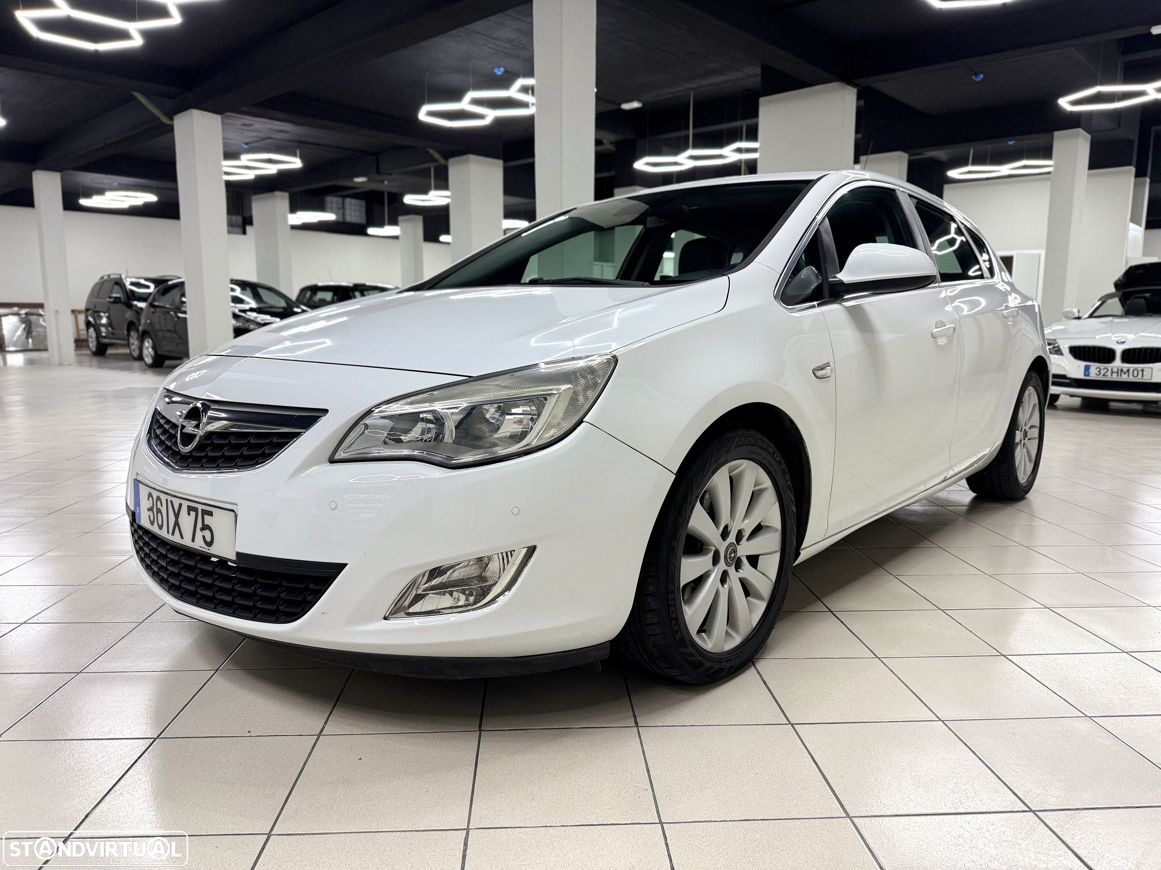 Opel Astra 1.7 CDTi Edition - 1