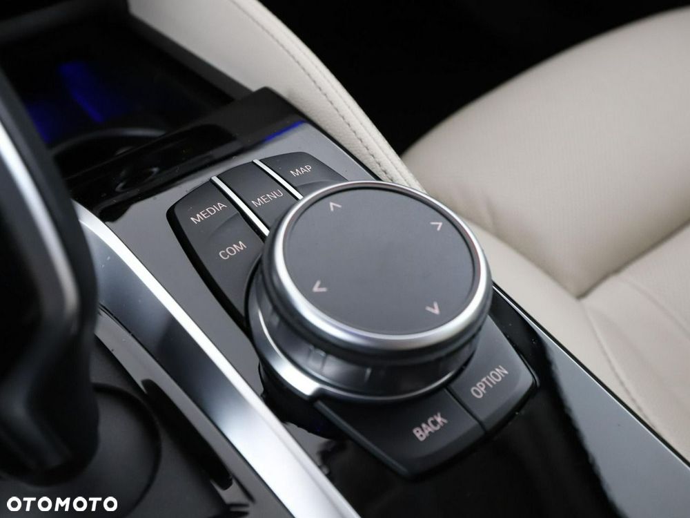 BMW Seria 5 530e iPerformance xDrive Luxury Line - 31