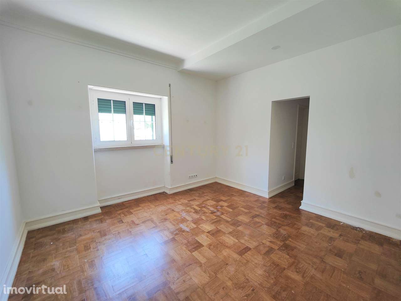 Imóvel T2 com 98m2, renovado recentemente com dois WC - Grande imagem: 5/19