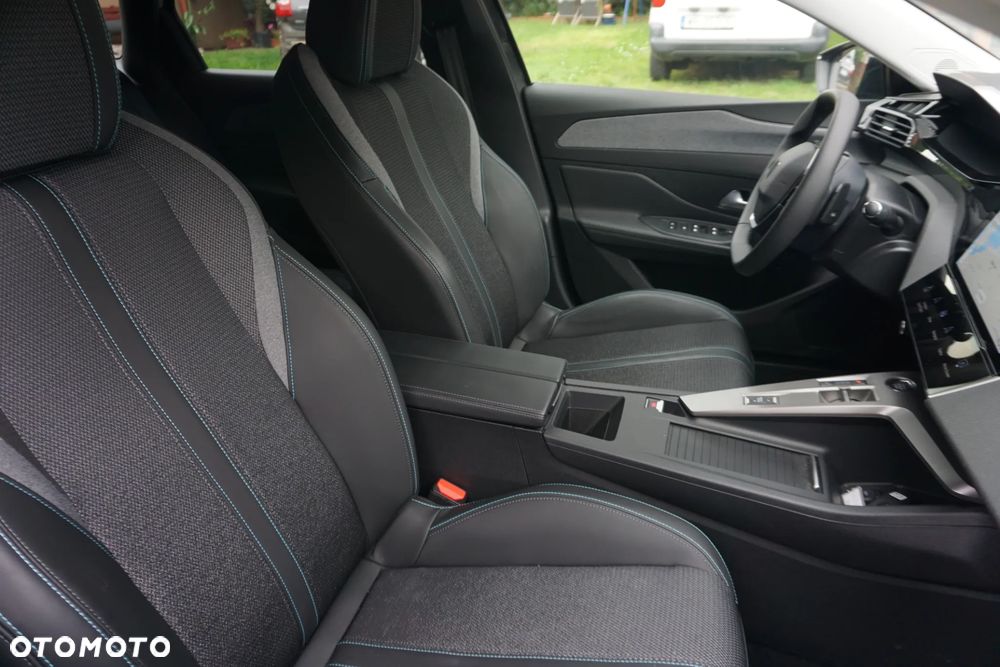 Peugeot 308 1.2 mHEV Allure S&S e-DCS6 - 37