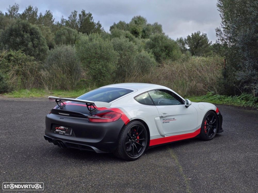 Porsche Cayman GT4 - 10
