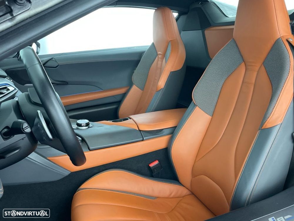 BMW i8 Roadster - 15