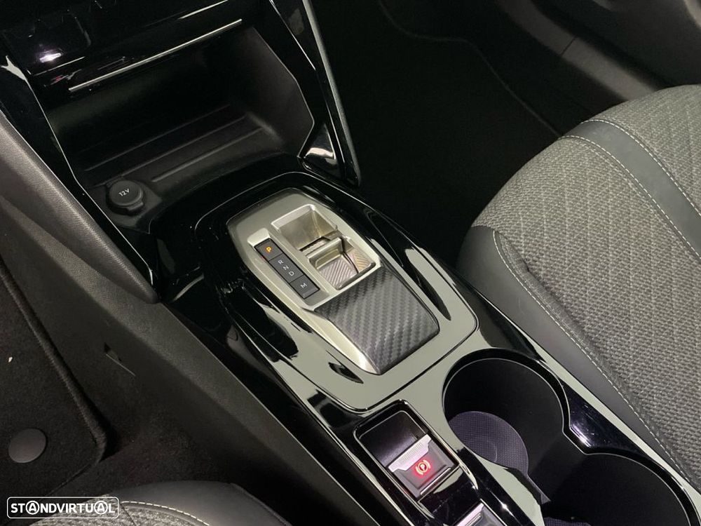 Peugeot 2008 1.2 Hybrid Allure e-DCS6 - 19