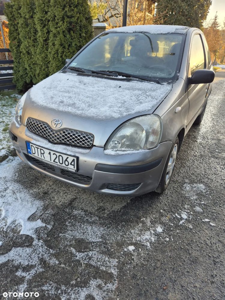 Toyota Yaris 1.0 Base - 15