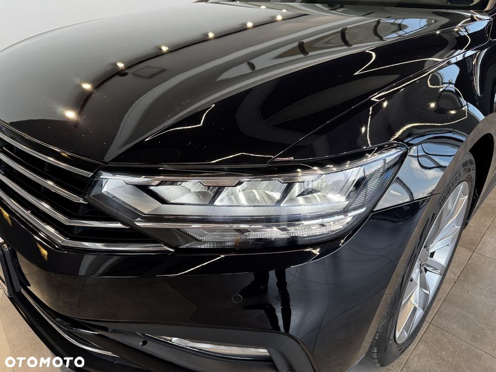 Volkswagen Passat - 10