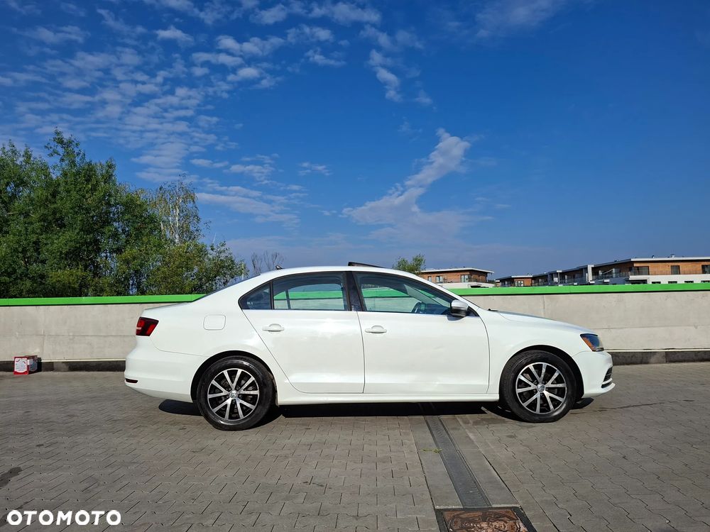 Volkswagen Jetta - 8