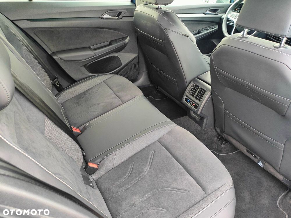 Volkswagen Golf - 16