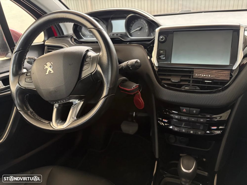 Peugeot 2008 1.2 PureTech Allure EAT6 - 6