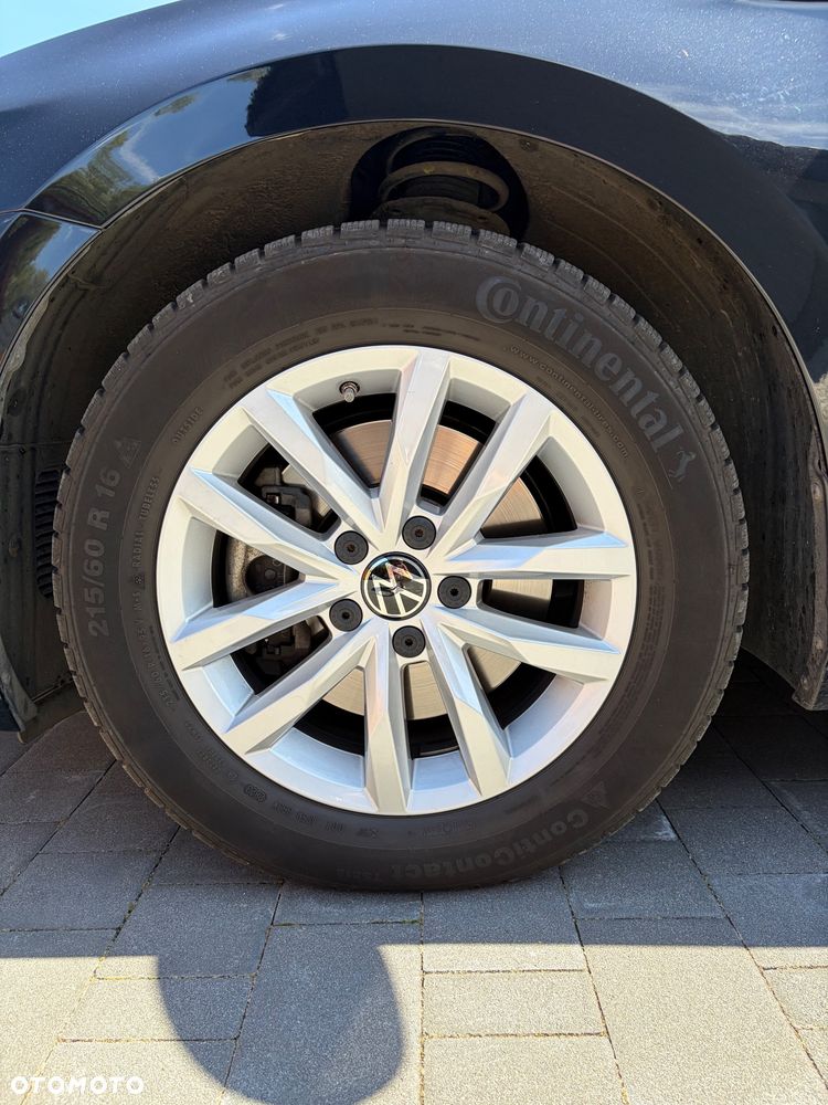 Volkswagen Passat - 8