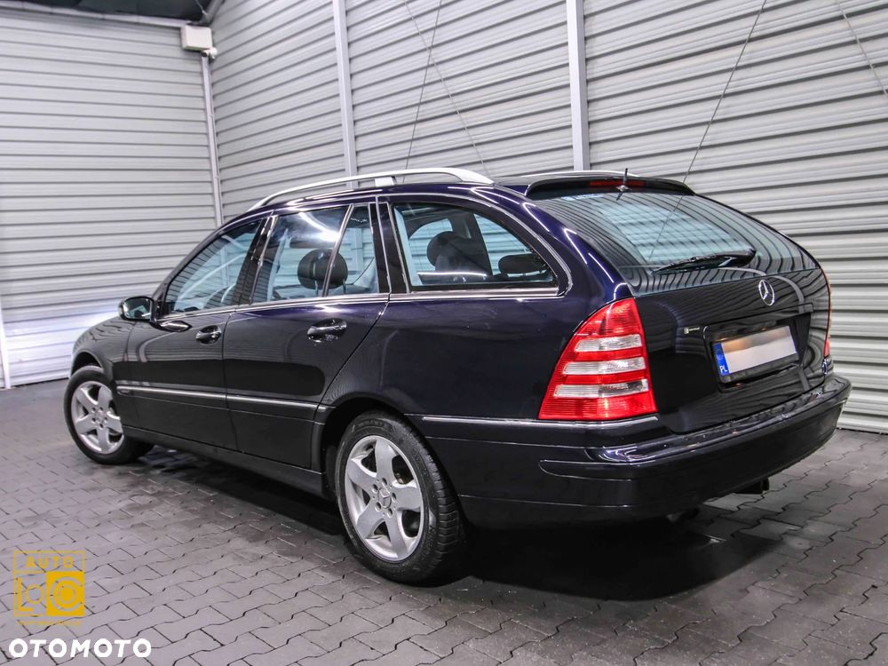 Mercedes-Benz Klasa C 200 T Kompressor Automatik Avantgarde Sport Edition - 3