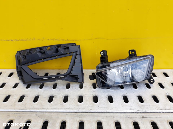 VW POLO HALOGEN LED PRAWY + RAMKA 18-