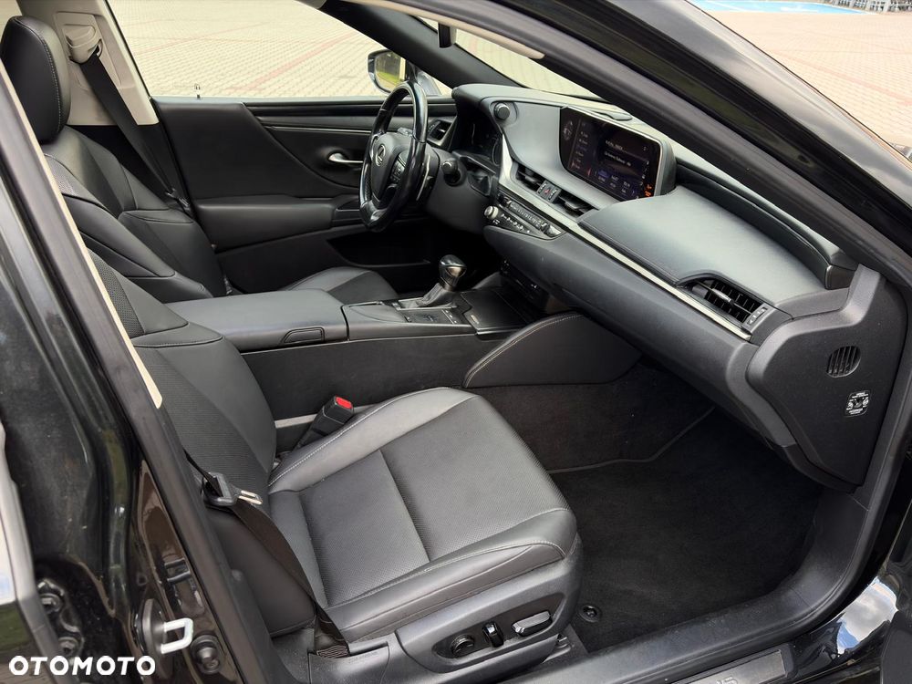 Lexus ES 300h Elegance - 17