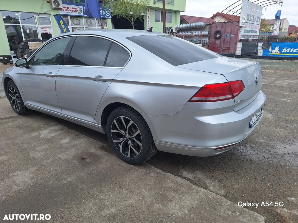 Volkswagen Passat - 4