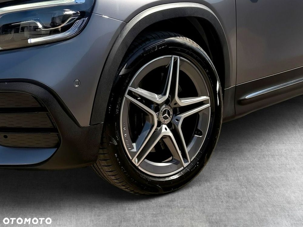 Mercedes-Benz GLB - 10