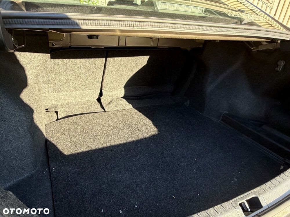 Toyota Corolla - 25