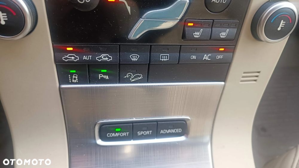 Volvo XC 70 D5 AWD Summum - 7