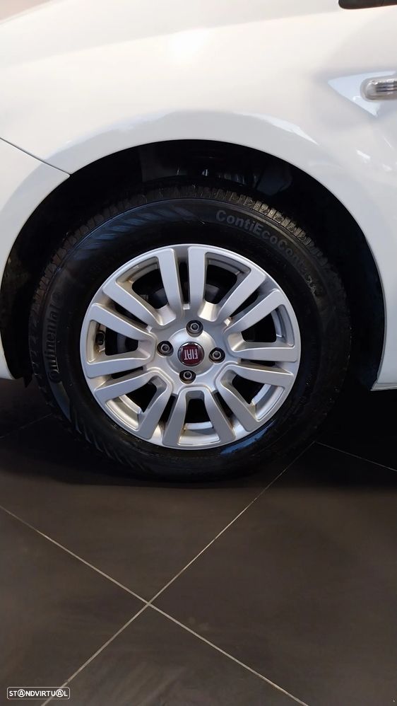 Fiat Punto 1.2 Lounge S&S - 23