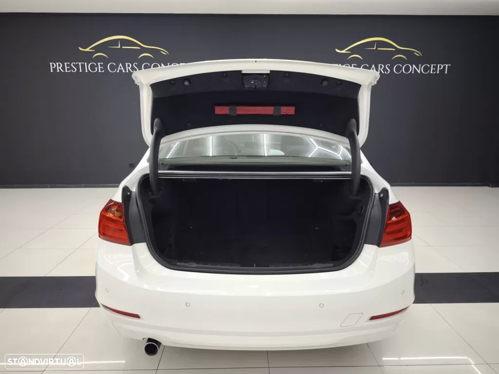 BMW 320 d Aut. Modern Line - 16