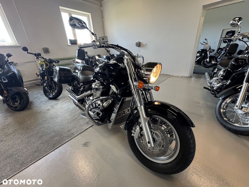 Suzuki Intruder - 4