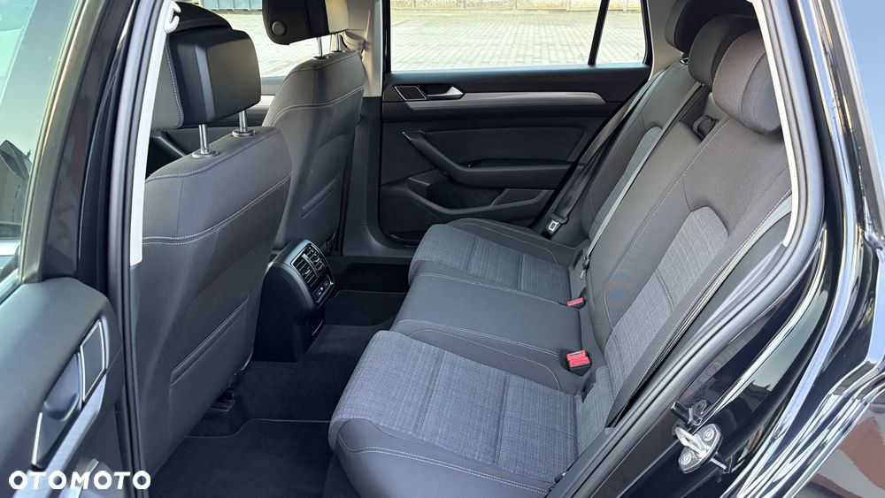 Volkswagen Passat Variant 2.0 TDI SCR DSG Business - 12