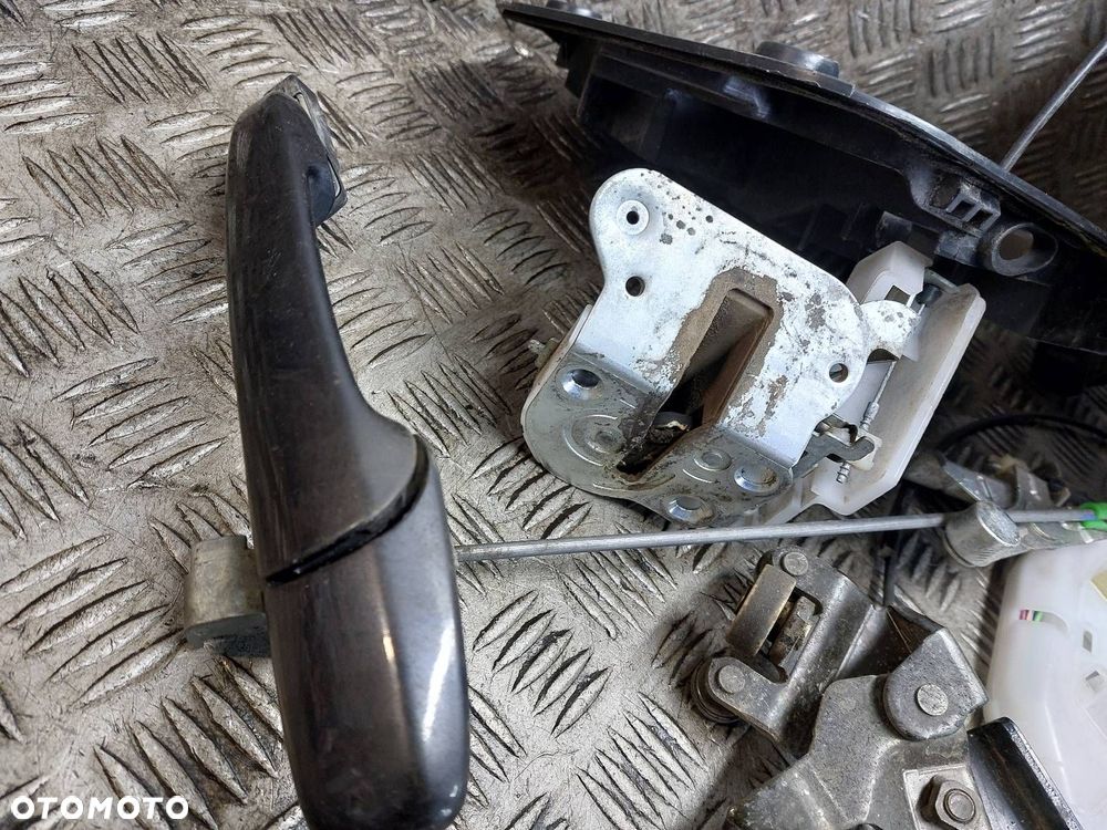 ZAMEK ROLKA PROWADNICA PODNOŚNIK DRZWI PRZESUWNE LEWE MAZDA 5 I CR - 3