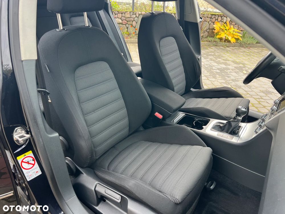 Volkswagen Passat 2.0 TDI Comfortline - 26