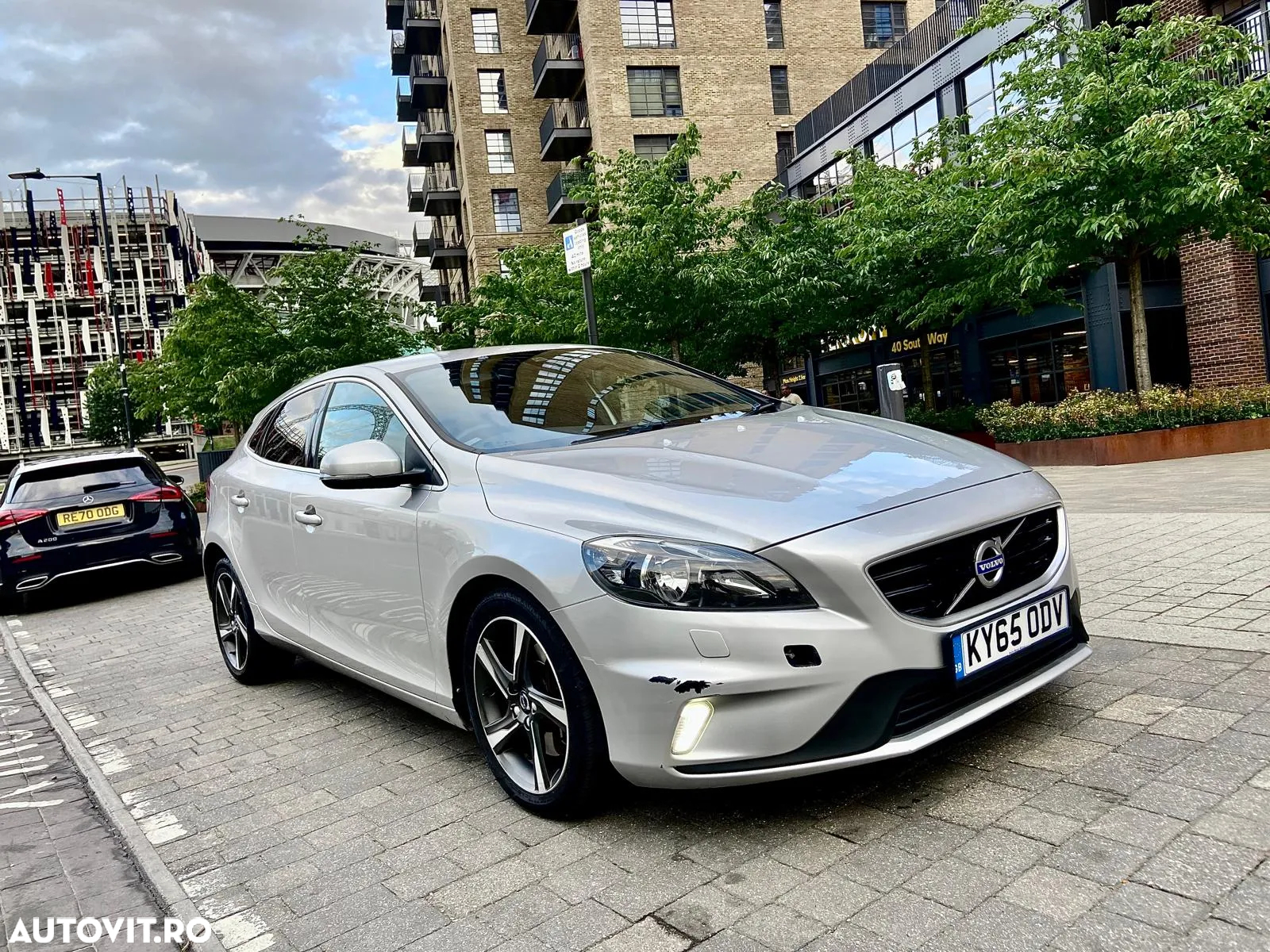 Volvo V40 D3 Aut. R-Design - 2