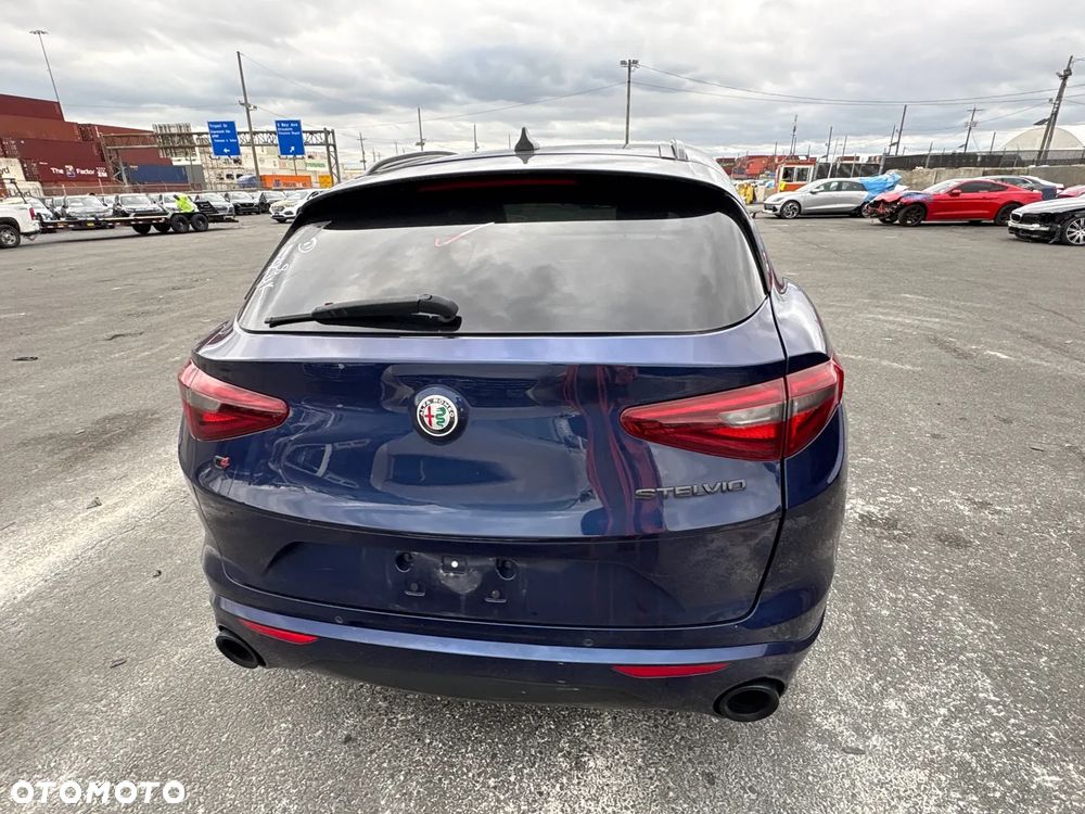 Alfa Romeo Stelvio 2.0 Turbo TI Q4 - 8