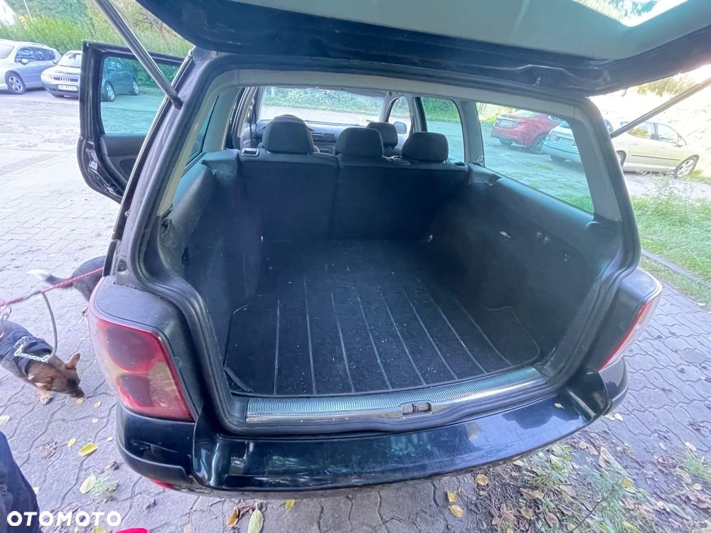 Volkswagen Passat 1.9 TDI Basis - 10