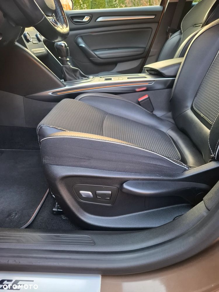 Renault Megane 1.2 Energy TCe Bose - 32