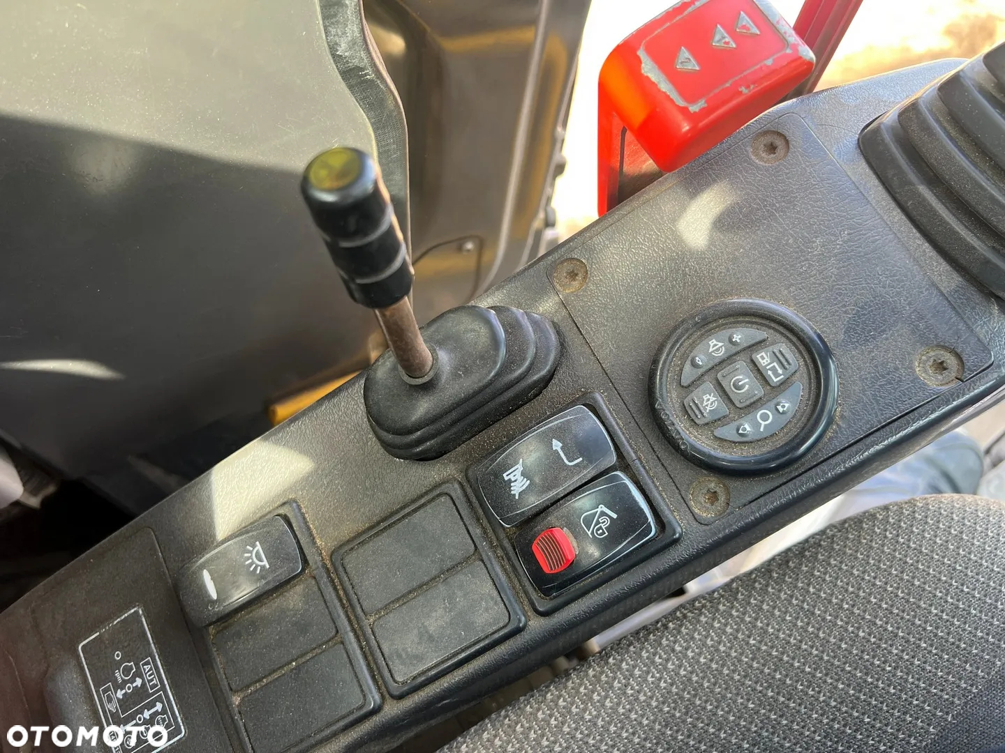 Volvo ECR235CL - 17
