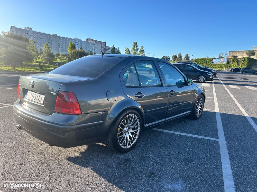 VW Bora 1.9 TDi Highline - 4