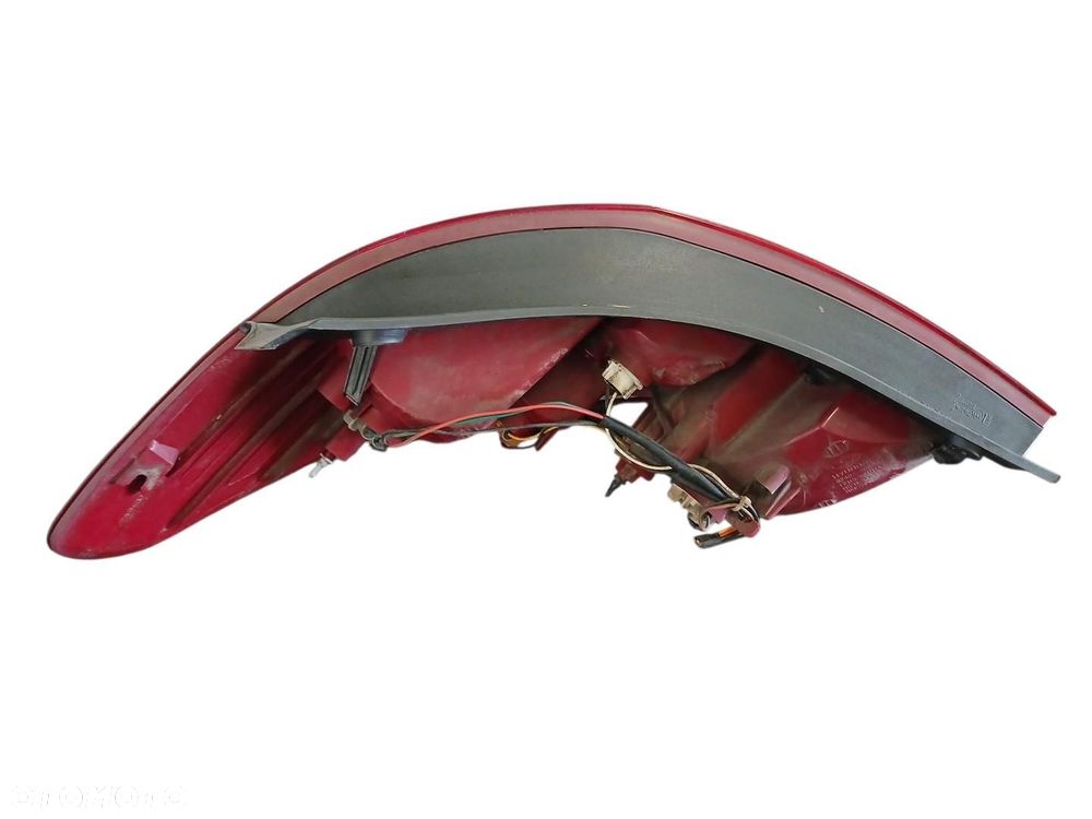 LAMPA PRAWA TYLNA TYŁ HYUNDAI i20 I LAMPA PRAWA TYLNA TYŁ i20 I - 3