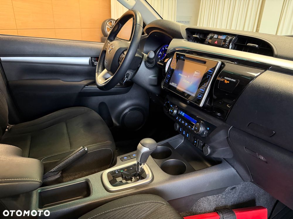 Toyota Hilux 2.4 D-4D Double Cab SR 4x4 - 16