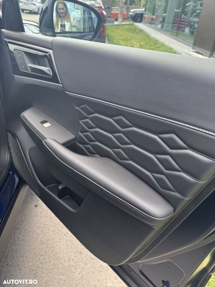 Mitsubishi Outlander - 18