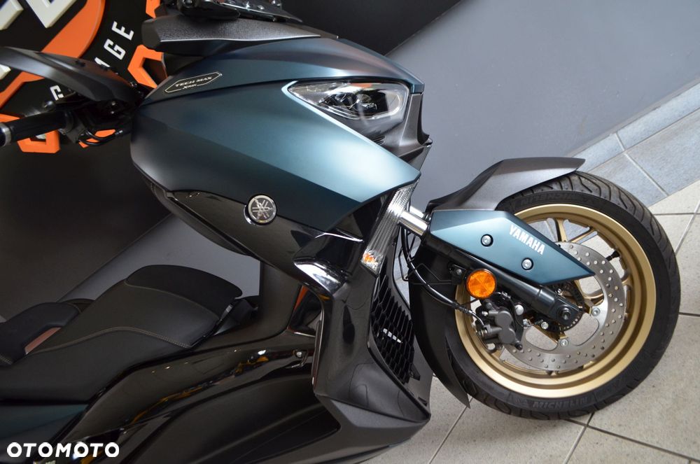 Yamaha X-max - 8