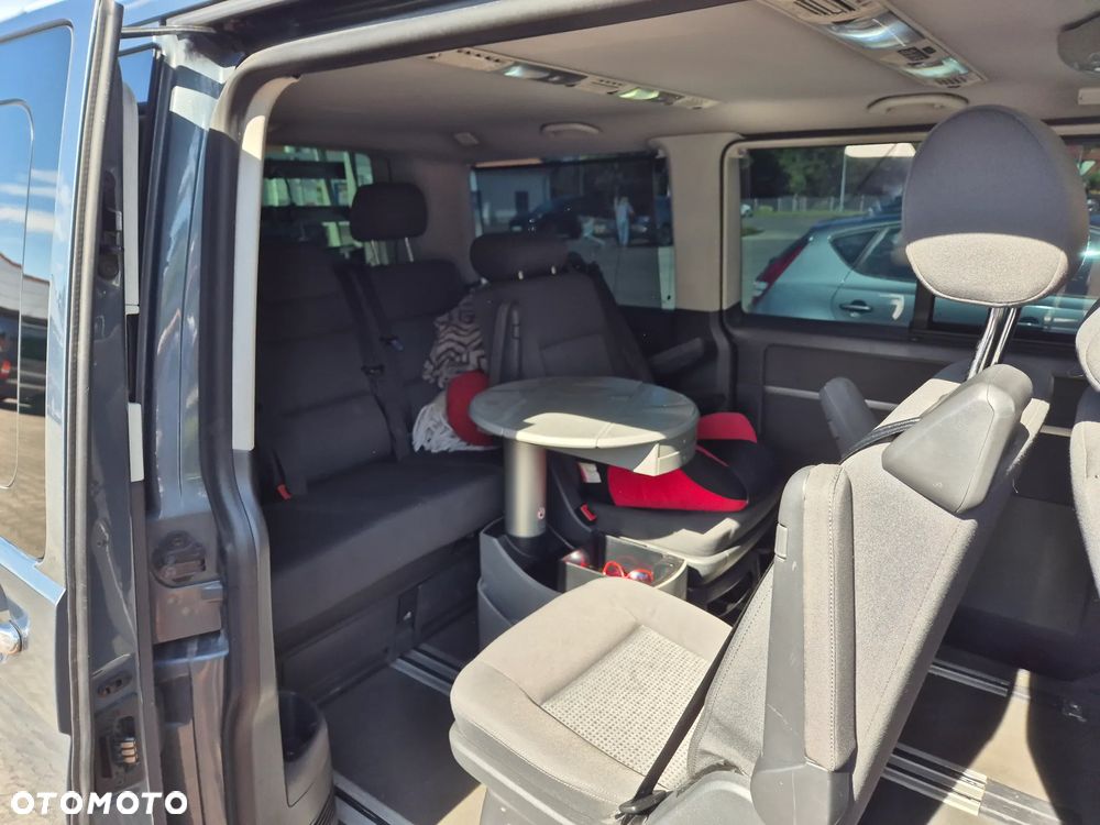 Volkswagen Multivan - 7