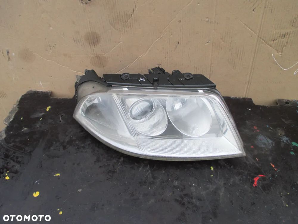 Lampa przód prawa Passat B5 LIFT  hella europa - 1